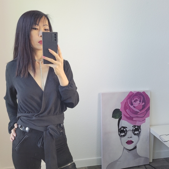 Fashion Nova wrap top - Picture 5 of 8